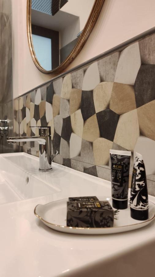 B&B Romeo Luxury Rooms 카타니아 외부 사진