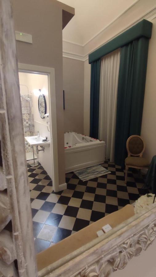 B&B Romeo Luxury Rooms 카타니아 외부 사진
