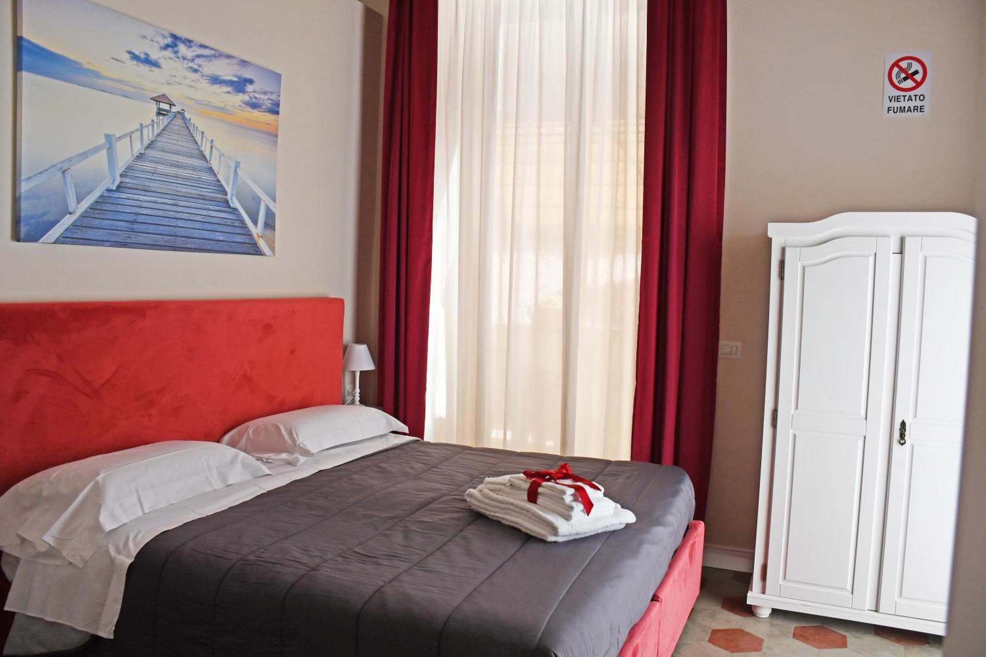 B&B Romeo Luxury Rooms 카타니아 외부 사진